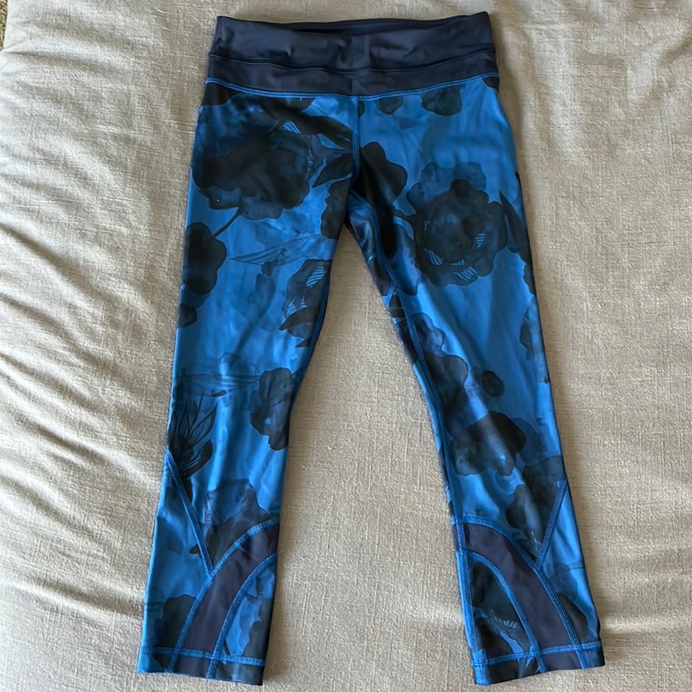 Lululemon 25 inch Size 4